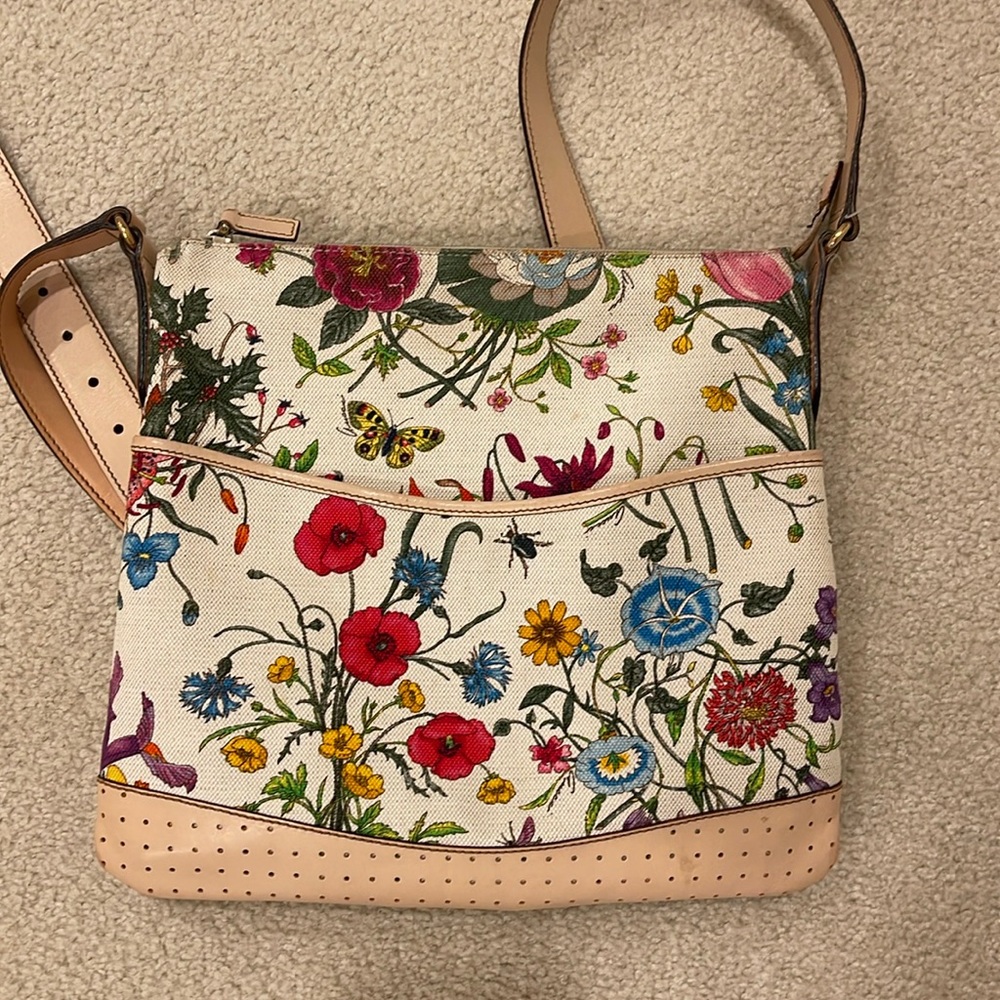 Gucci Zip Messenger Bag Flora Canvas with Perforated Leather Medium
